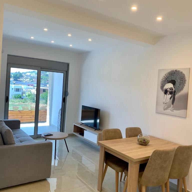 Villa Cellesina - Apartment with View and Balcony - 7