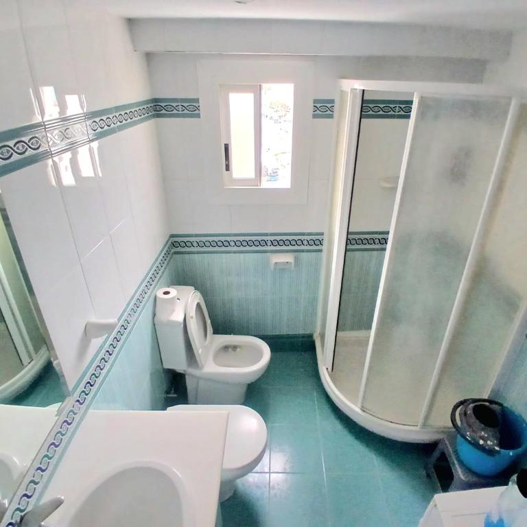 Frontal con vistas - Three-Bedroom Apartment - 19