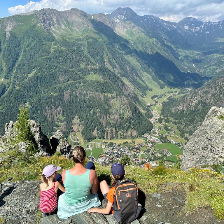 Berghaus Wanderlust - Apartment mit 3 Schlafzimmern und Balkon - 53