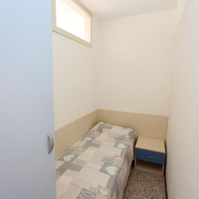 Cozy apartment near the beach - Apartment - 6