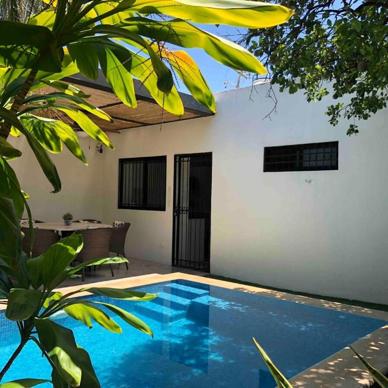 Casa Colibri - 1 block from Paseo de Montejo, Centro - Two-Bedroom House - 24
