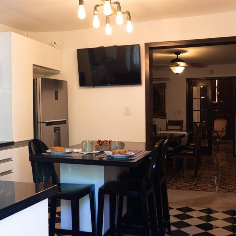 Casa Colibri - 1 block from Paseo de Montejo, Centro - Two-Bedroom House - 16