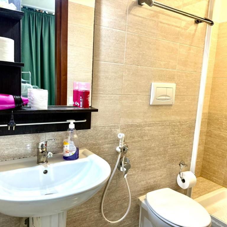 Vittorio Central Park Guest House - Double Room with Private Bathroom - 28