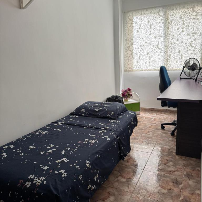 Hogar Mediterráneo - Single Room with Shared Shower and Toilet - 2