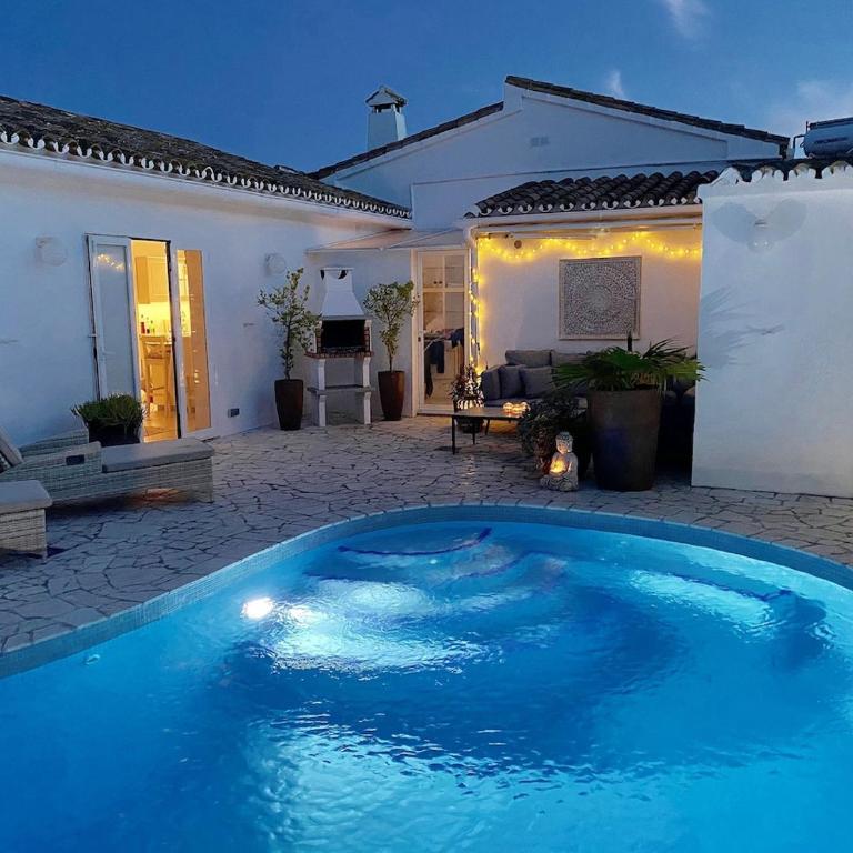 VILLA OASIS PRIVATE HEATED POOL La Cala Mijas - Villa de 3 dormitorios - 50