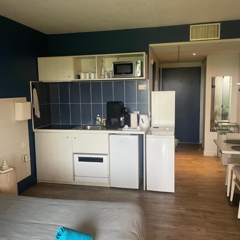 Studio 24 m2 - Hameaux de Camargue - village 9 - 13200 Arles - One-Bedroom Apartment - 3
