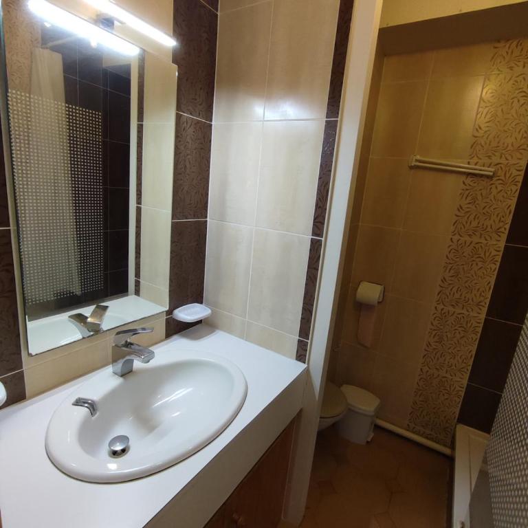 Appartement bord de mer avec vue port - Two-Bedroom Apartment - 15