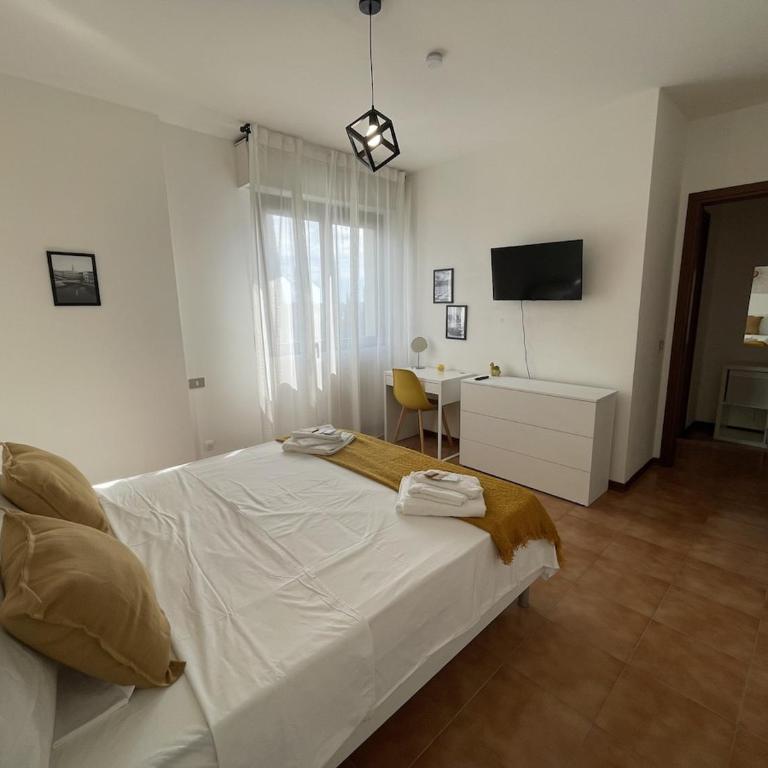 Chill in Pisa - Comfort and Large Spaces - Three-Bedroom Apartment - 20