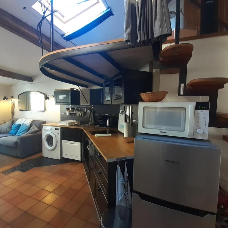 2 pièces lumineux style loft dans le quartier haut - Apartment mit 1 Schlafzimmer - 10