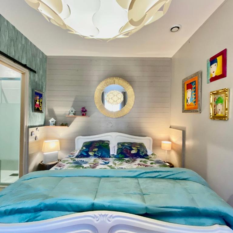 Domaine Ô Clair de Lune - Chambres d'Hôtes et Gîtes à Sarlat - Accès Cité Médiévale 5 minutes à pied - Parking - SPA & Massages en option - Piscine de saison - Maison 1 Chambre - 2