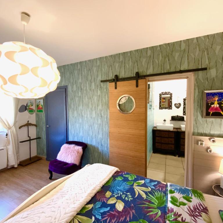 Domaine Ô Clair de Lune - Chambres d'Hôtes et Gîtes à Sarlat - Accès Cité Médiévale 5 minutes à pied - Parking - SPA & Massages en option - Piscine de saison - Maison 1 Chambre - 3
