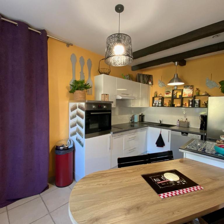 Domaine Ô Clair de Lune - Chambres d'Hôtes et Gîtes à Sarlat - Accès Cité Médiévale 5 minutes à pied - Parking - SPA & Massages en option - Piscine de saison - Maison 1 Chambre - 11