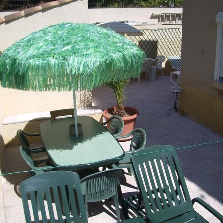 T2 avec terrasse fermée aperçu mer calme colline proche plages Almanarre - Appartamento con 1 Camera da Letto - 6
