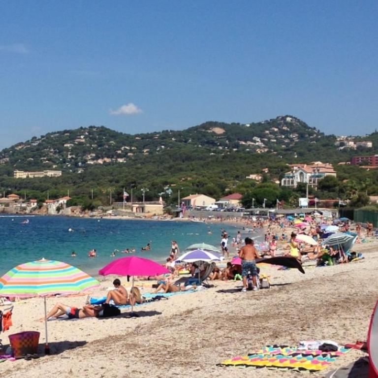 T2 avec terrasse fermée aperçu mer calme colline proche plages Almanarre - Appartamento con 1 Camera da Letto - 10
