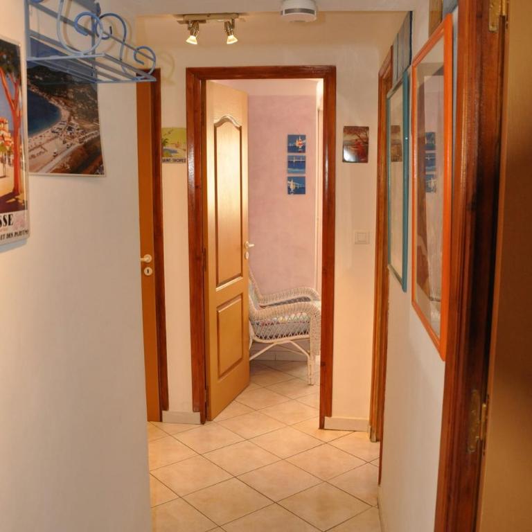T2 avec terrasse fermée aperçu mer calme colline proche plages Almanarre - Appartamento con 1 Camera da Letto - 14