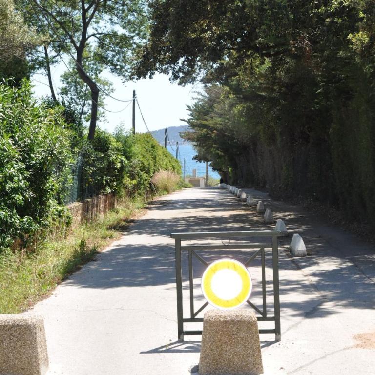 T2 avec terrasse fermée aperçu mer calme colline proche plages Almanarre - Appartamento con 1 Camera da Letto - 18