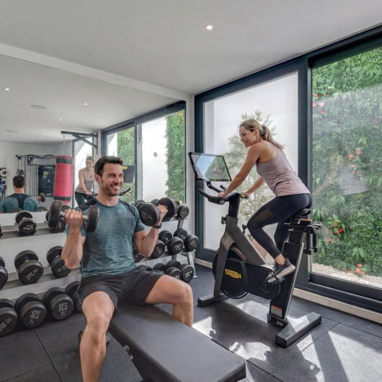 VACATION MARBELLA I Villa Hanami, Private Infinity Edge-Pool, Gym, Movie Theater, Night-Security, Alarm System, Close to Golfs and Beaches - Villa - 4