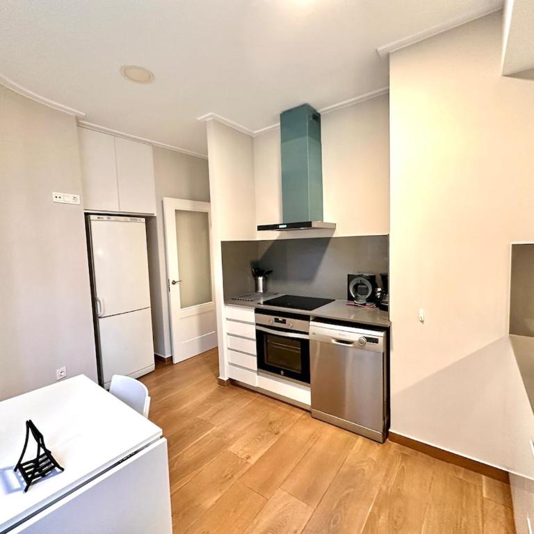 Luminoso Apartamento - Centro - Two-Bedroom Apartment - 6