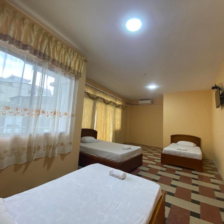 Hostal Estrella - Triple Room - 3
