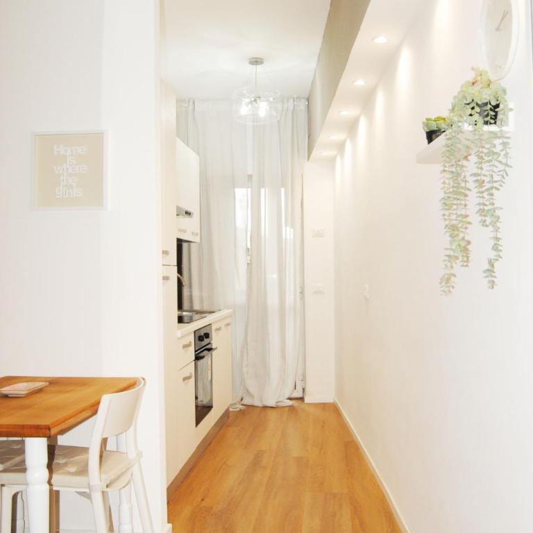 Mimi's Place - One-Bedroom Apartment - 6