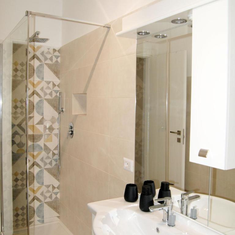 Mimi's Place - One-Bedroom Apartment - 10