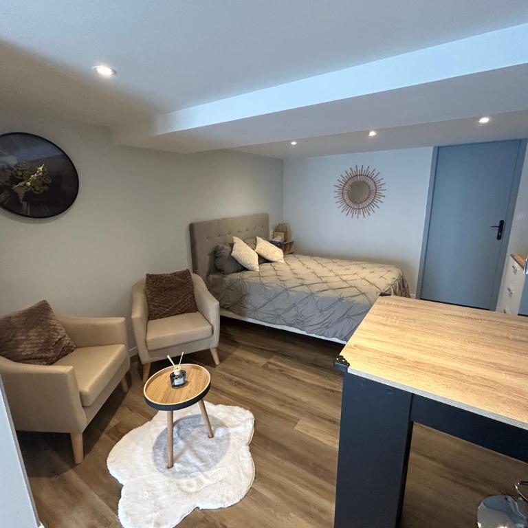 Studio aux pieds des stations, vélos, motos et rando - Appartement 1 Chambre - 2