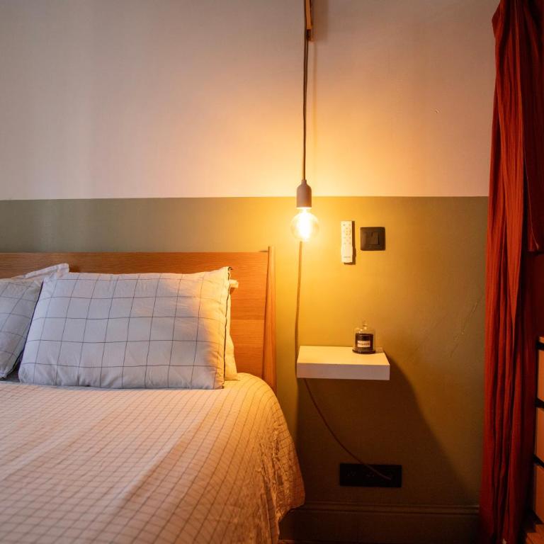Bright 1920s Apartment - 2 Mins to Beach & Station - Appartement 1 Chambre - 12