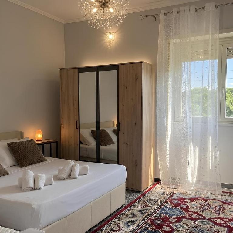 SR Guesthouse - Camera Matrimoniale con Bagno Privato - 1