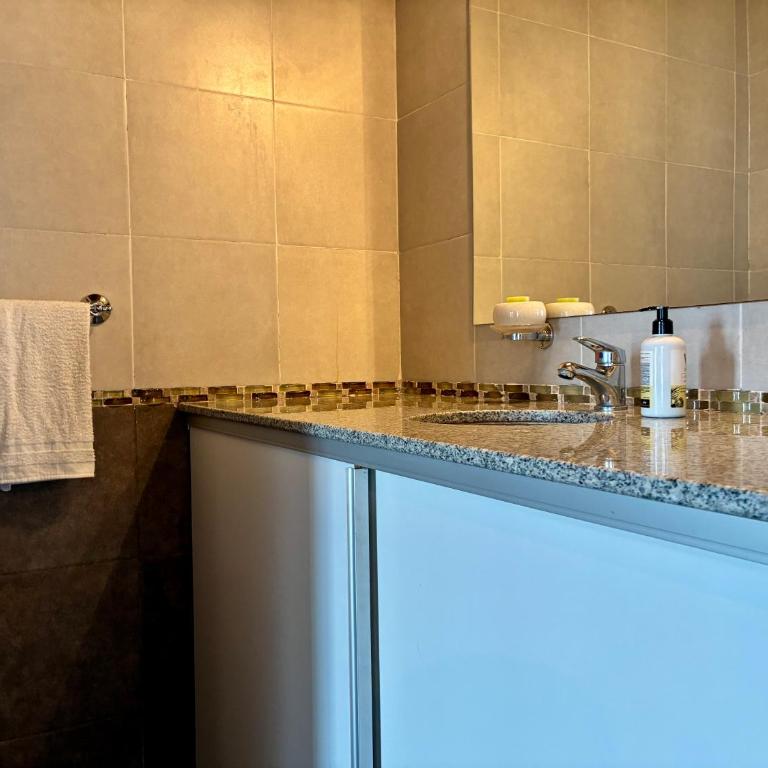 Casa luminosa estilo colonial con terraza - Apartamento de 2 dormitorios - 5