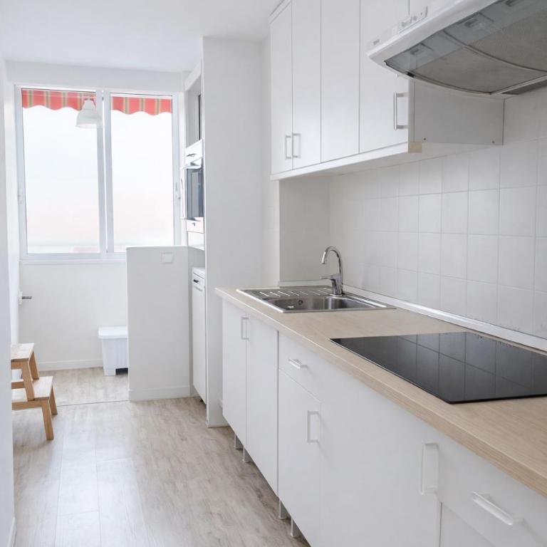 4BR Apt 10 min Walk to San Juan Beach - Pool & Terrace - Apartment - 11