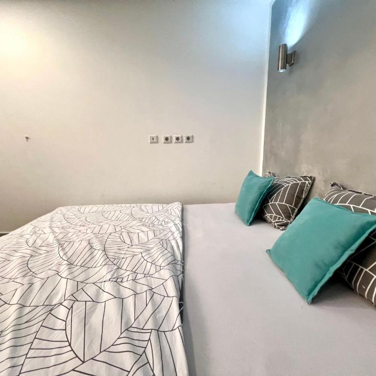 Sarajevo Urban Central Apartment - Duplex Apartment - 36
