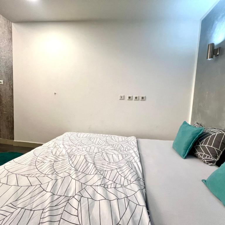 Sarajevo Urban Central Apartment - Duplex Apartment - 37