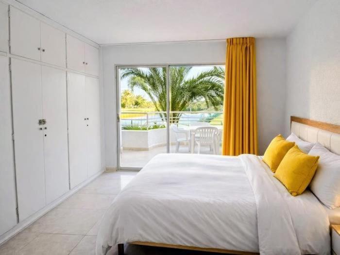 Apartamento con acceso directo a la playa - Two-Bedroom Apartment - 10