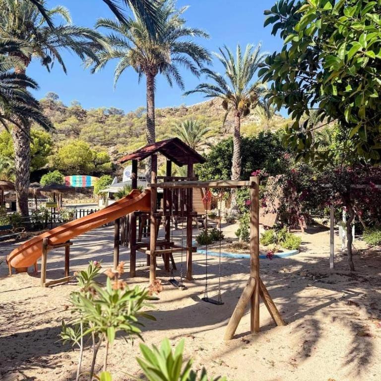 Apartamento con acceso directo a la playa - Two-Bedroom Apartment - 26