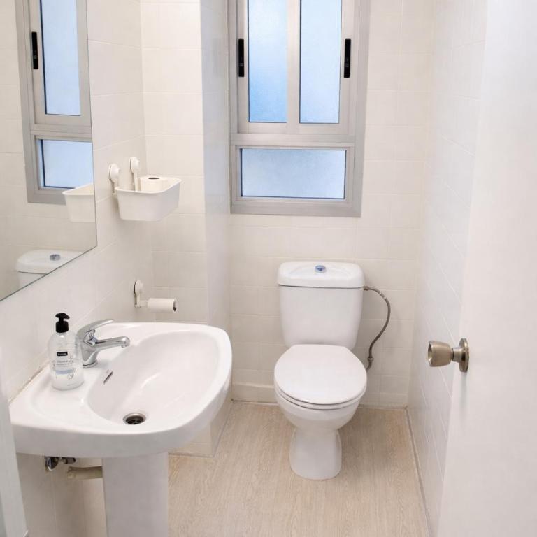 4BR Apt 10 min Walk to San Juan Beach - Pool & Terrace - Apartment - 22