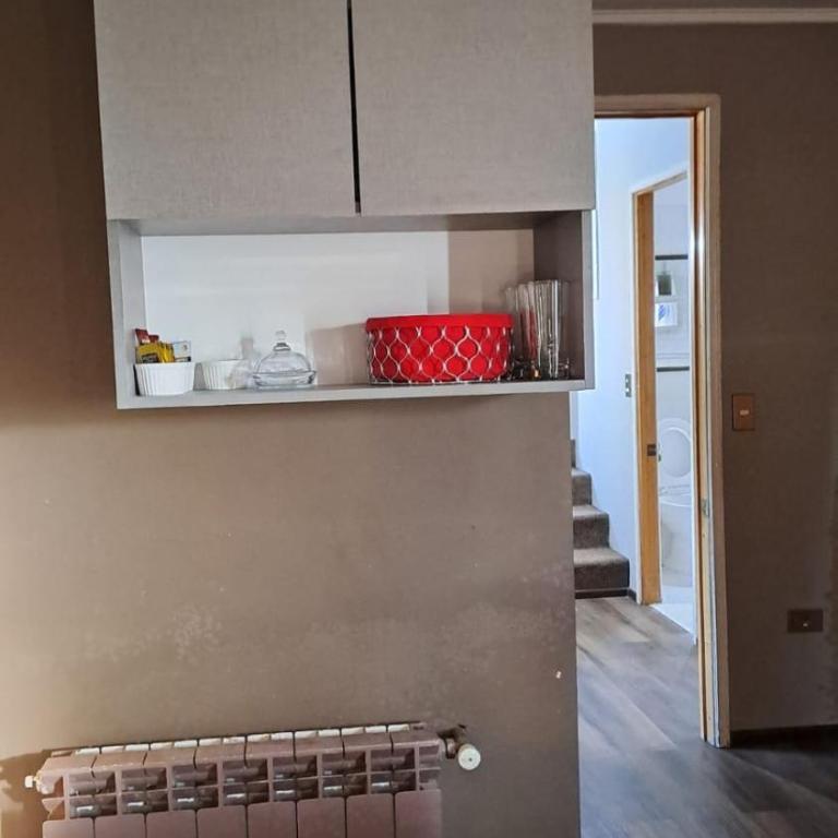 Departamento independiente en 2do piso, ubicado en casa residencial - Two-Bedroom Apartment - 26