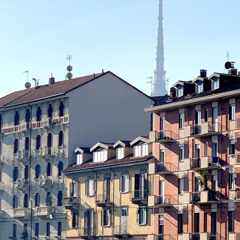 Elegante soggiorno Giardini Reali Torino Centro - Appartamento Familiare con 2 Camere da Letto e Vista - 20