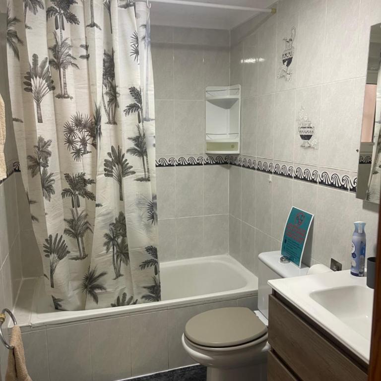 Cataleya Apartment - Three-Bedroom Premium Apartment with Balcony - 16