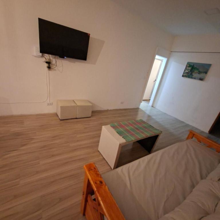 Depto p 4 excelente ubicacion - Two-Bedroom Apartment - 4
