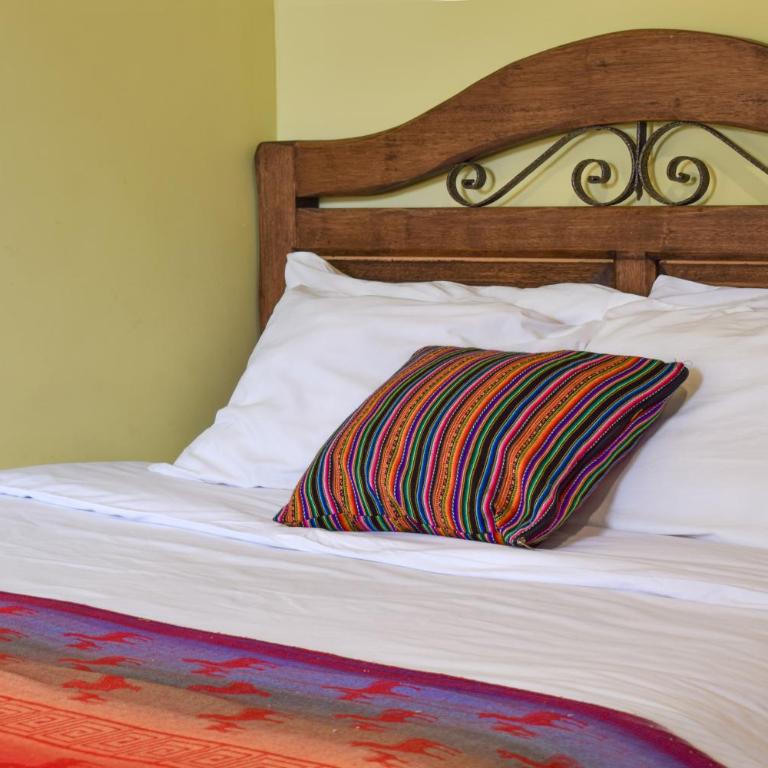 Pikaflor B&B - Six-Bedroom House - 16
