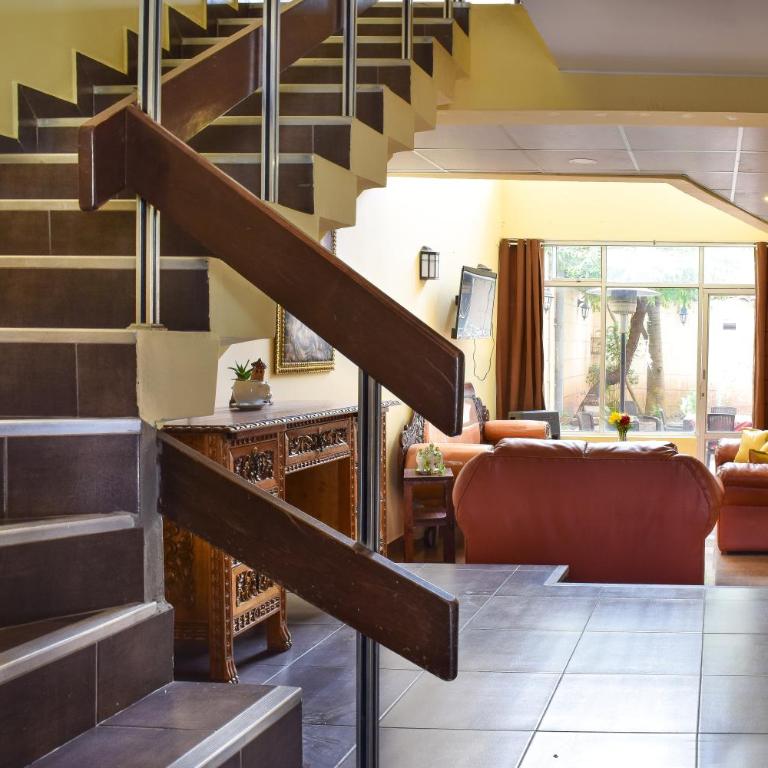 Pikaflor B&B - Six-Bedroom House - 12
