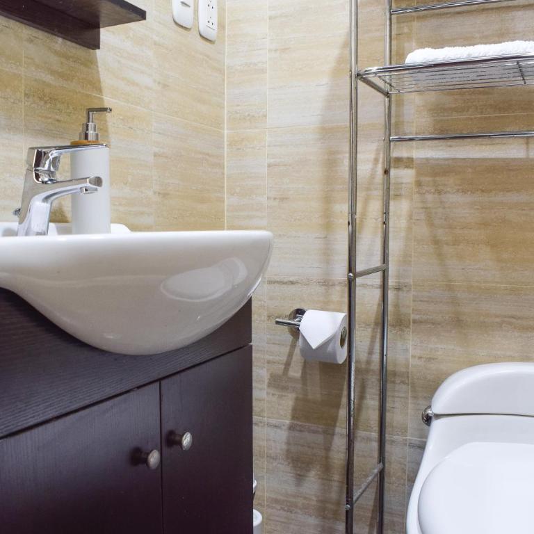 Pikaflor B&B - Six-Bedroom House - 15