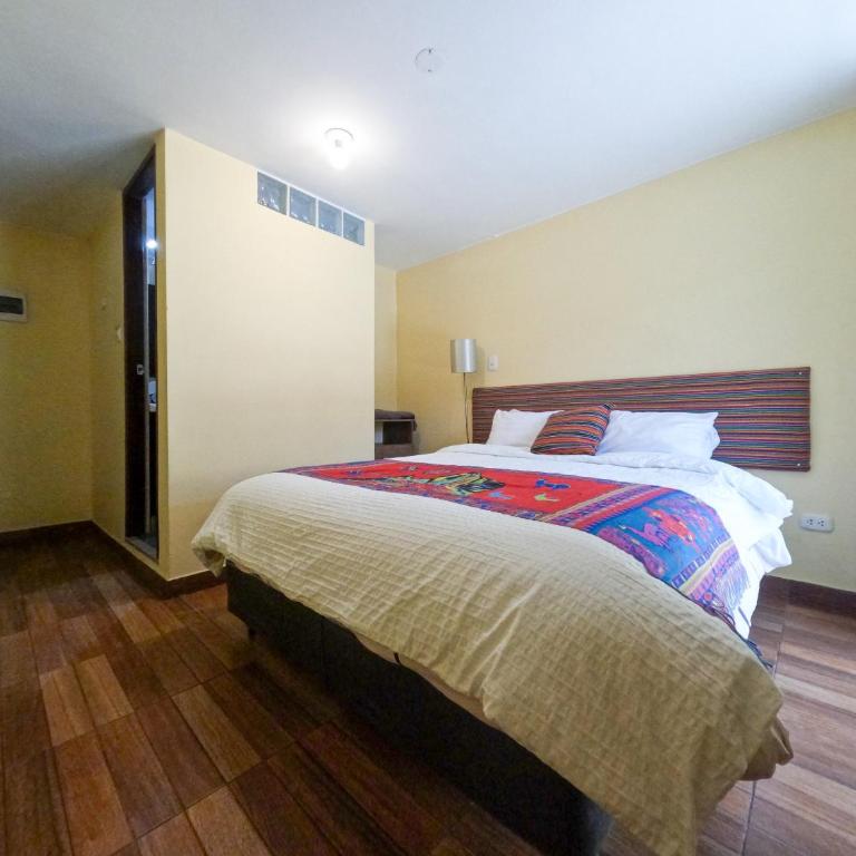 Pikaflor B&B - Six-Bedroom House - 23