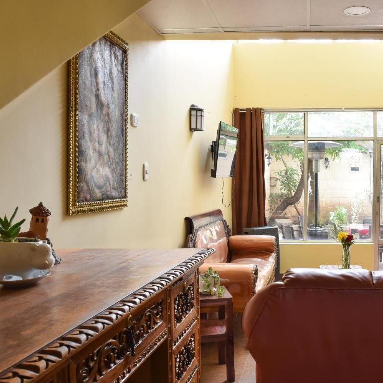 Pikaflor B&B - Six-Bedroom House - 26