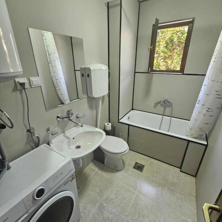 Andrej & Viktor - Two-Bedroom Apartment - 8