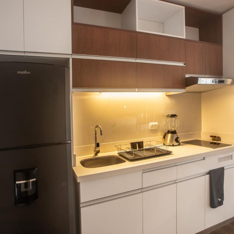 Luxury 2BR in Miraflores near Malecón with parking - Vacation Home - 30