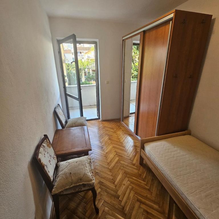 Andrej & Viktor - Two-Bedroom Apartment - 11