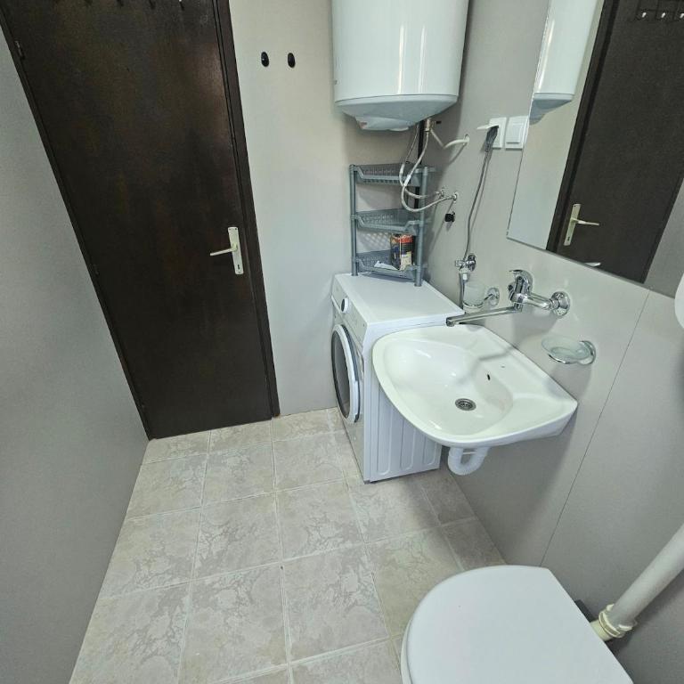 Andrej & Viktor - Two-Bedroom Apartment - 23