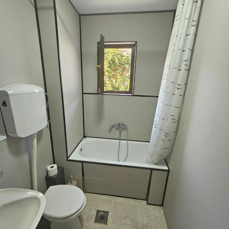 Andrej & Viktor - Two-Bedroom Apartment - 26