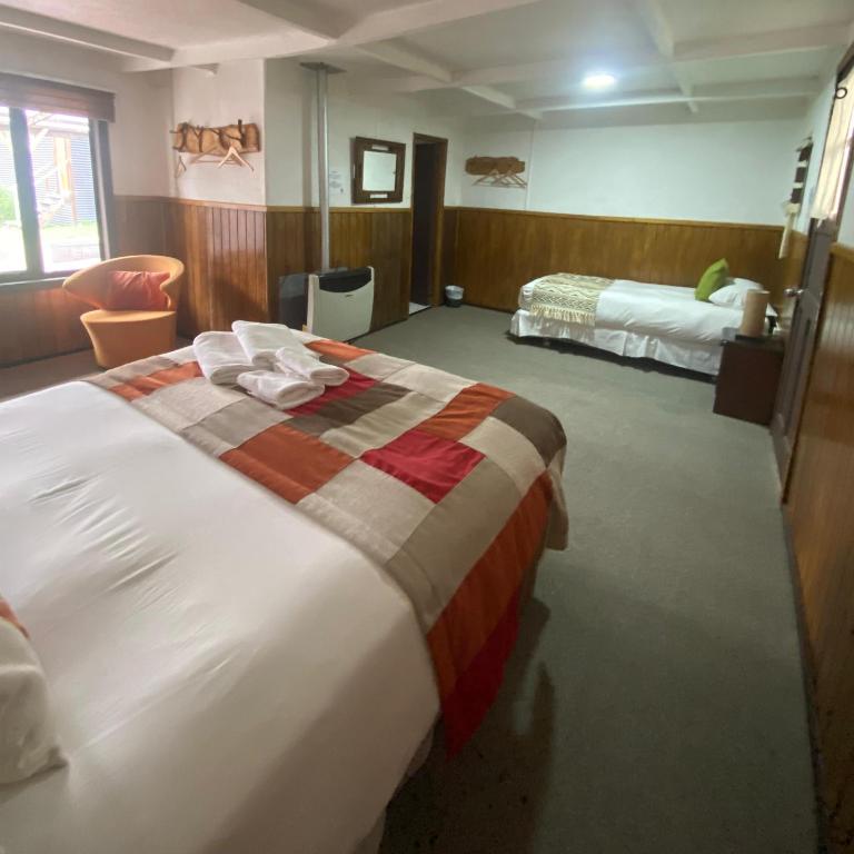 Hostal Amerindia - Triple Room with Private Bathroom - 2